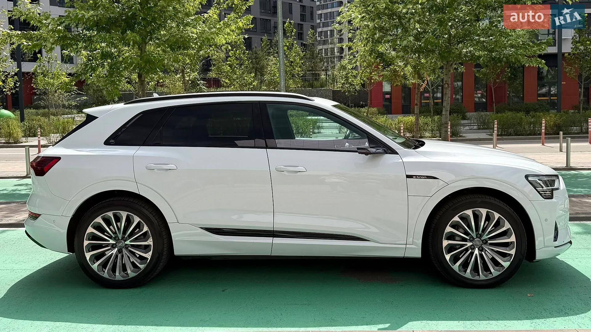 2019 Audi e-tron - мініатюра 4
