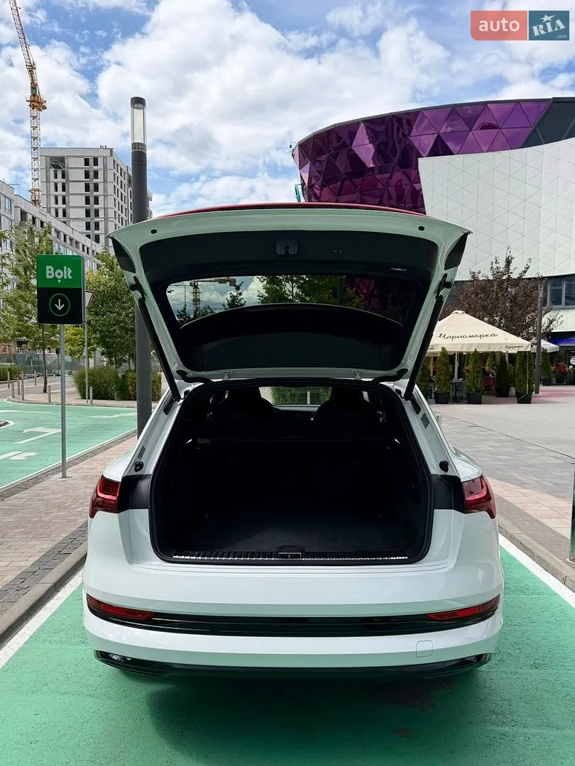 2019 Audi e-tron - мініатюра 8