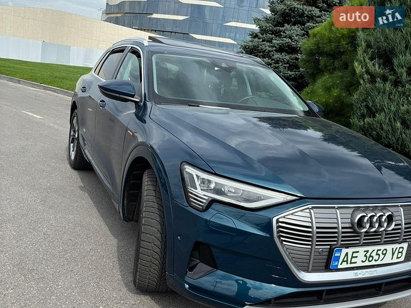 Внедорожник / Кроссовер Audi e-tron 2019 в Днепре