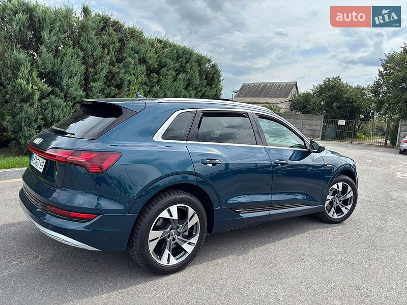 Внедорожник / Кроссовер Audi e-tron 2019 в Днепре