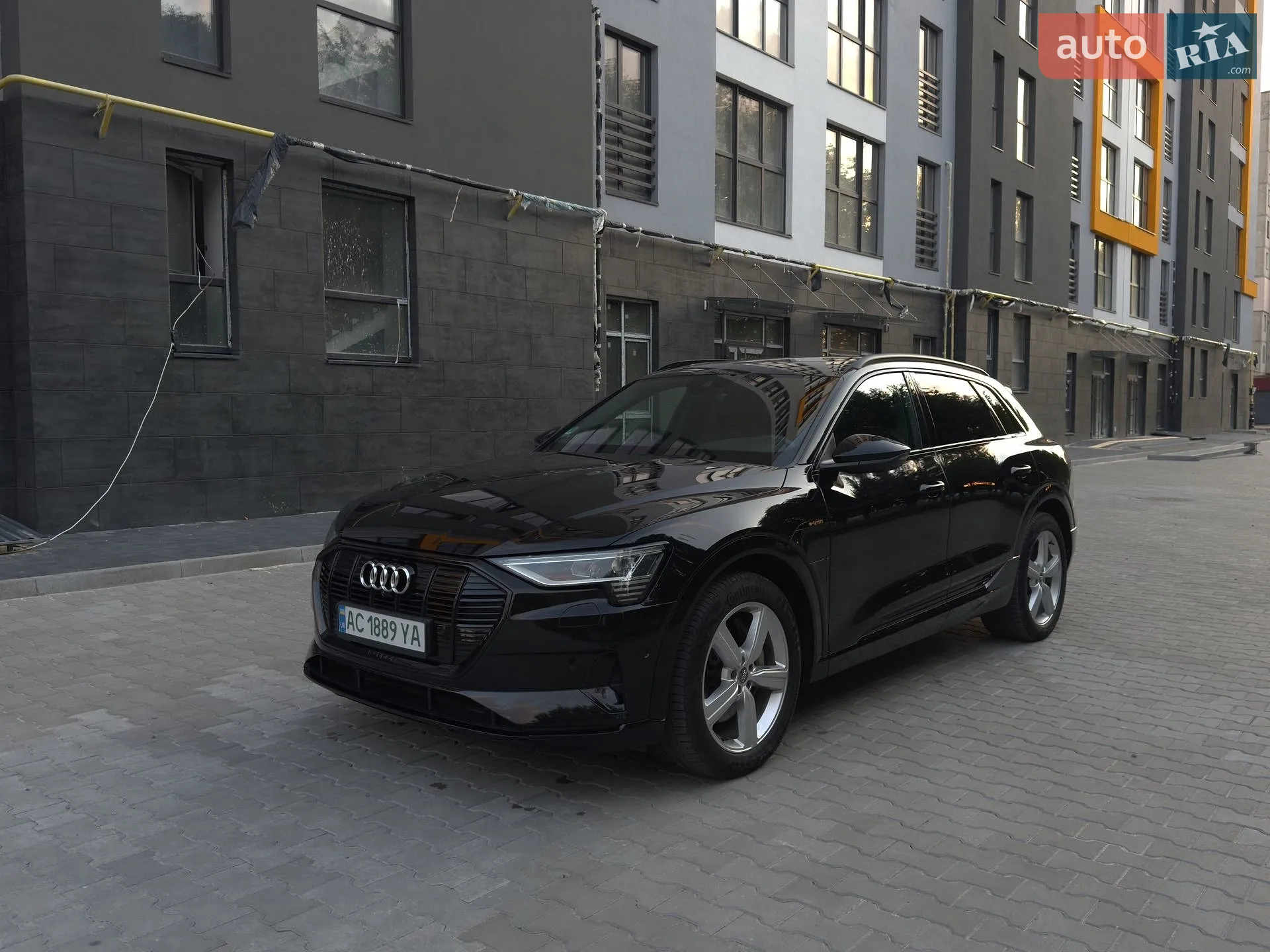 2019 Audi e-tron - мініатюра 2