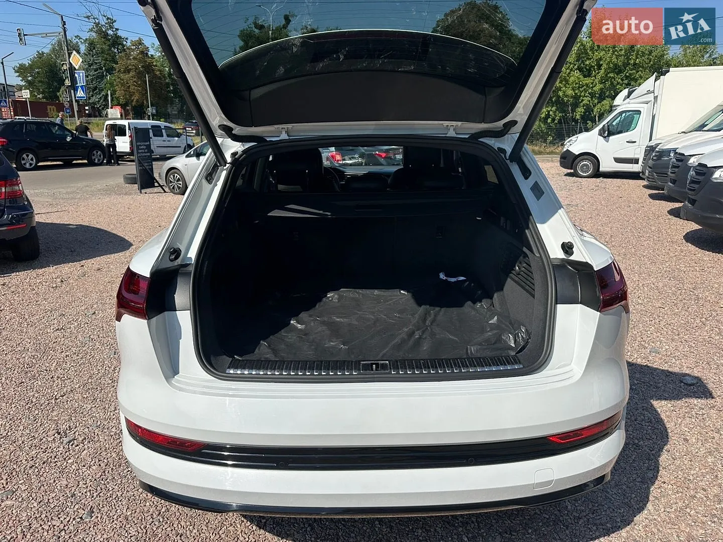 2019 Audi e-tron - мініатюра 31