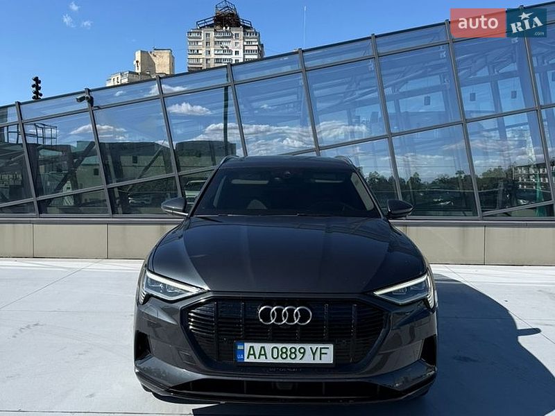 Внедорожник / Кроссовер Audi e-tron 2019 в Киеве