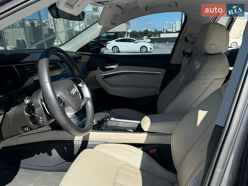 Внедорожник / Кроссовер Audi e-tron 2019 в Киеве