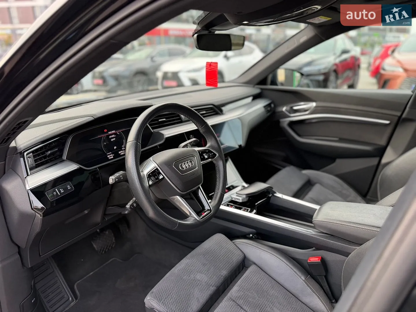 2021 Audi e-tron - мініатюра 16