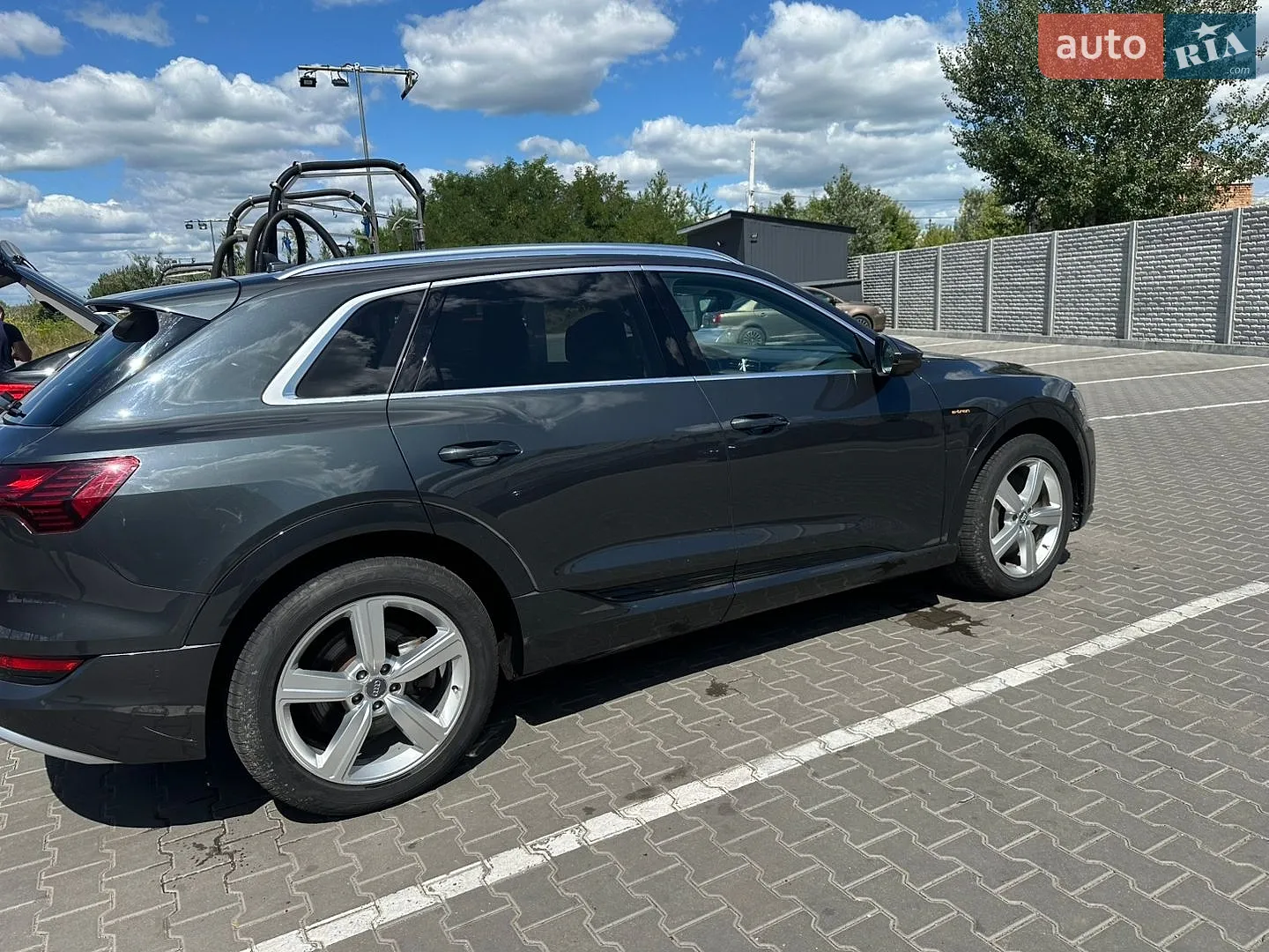2019 Audi e-tron - мініатюра 12