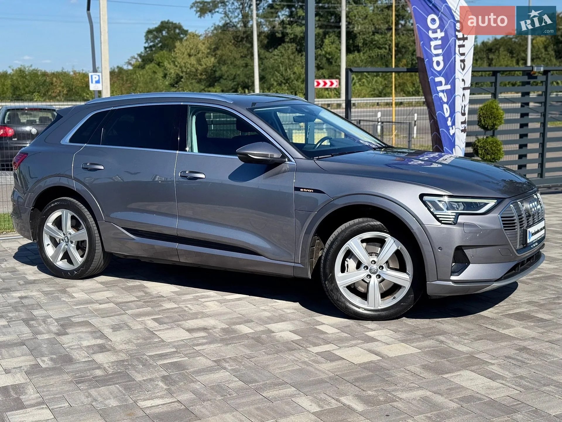 2019 Audi e-tron - мініатюра 7