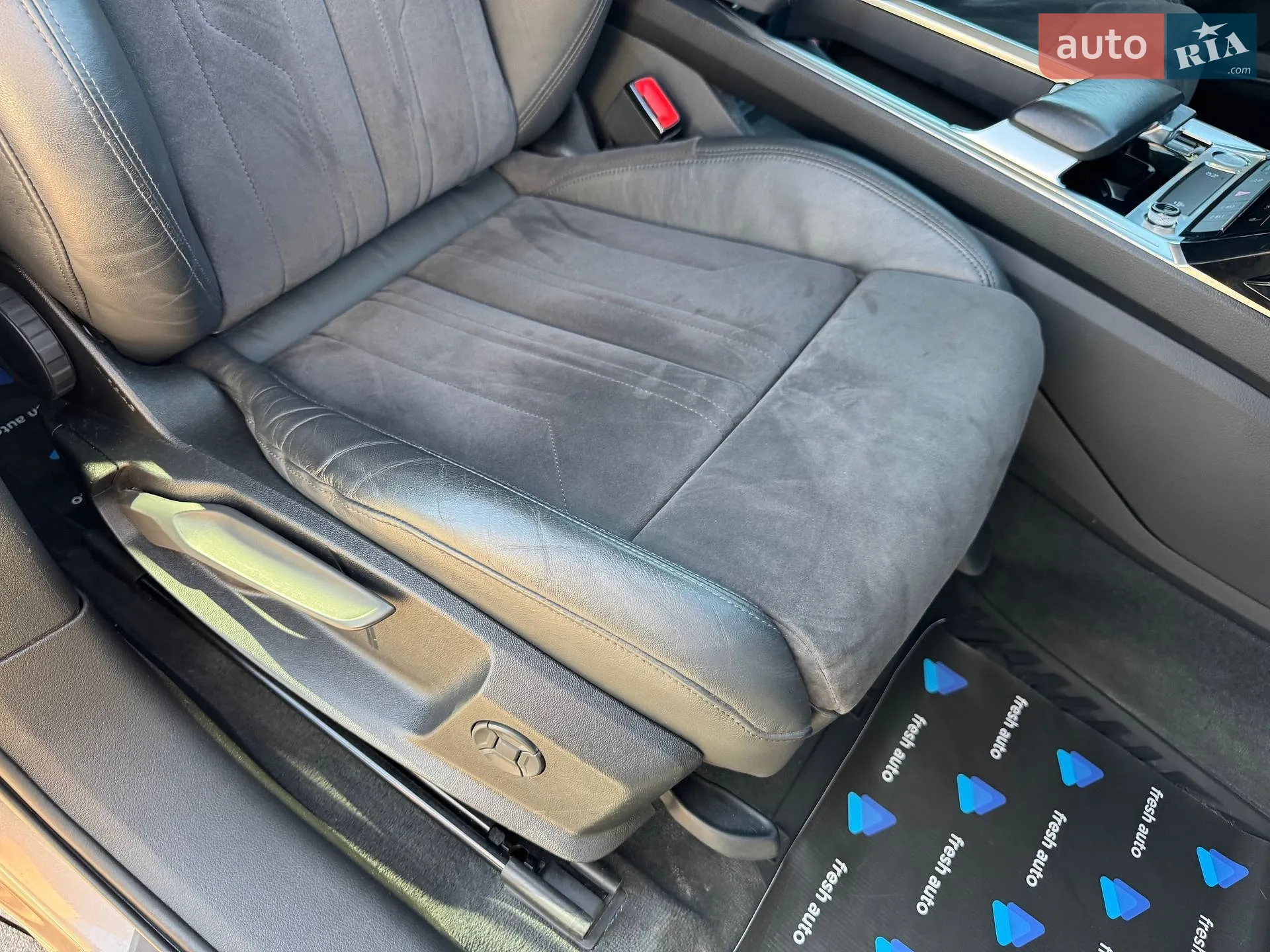 2019 Audi e-tron - мініатюра 38