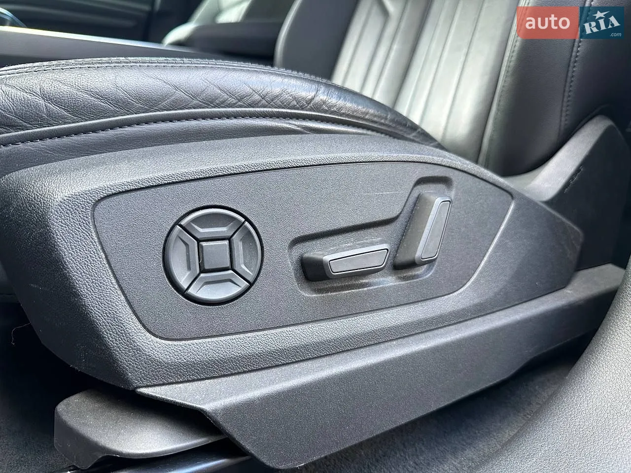 2019 Audi e-tron - мініатюра 29