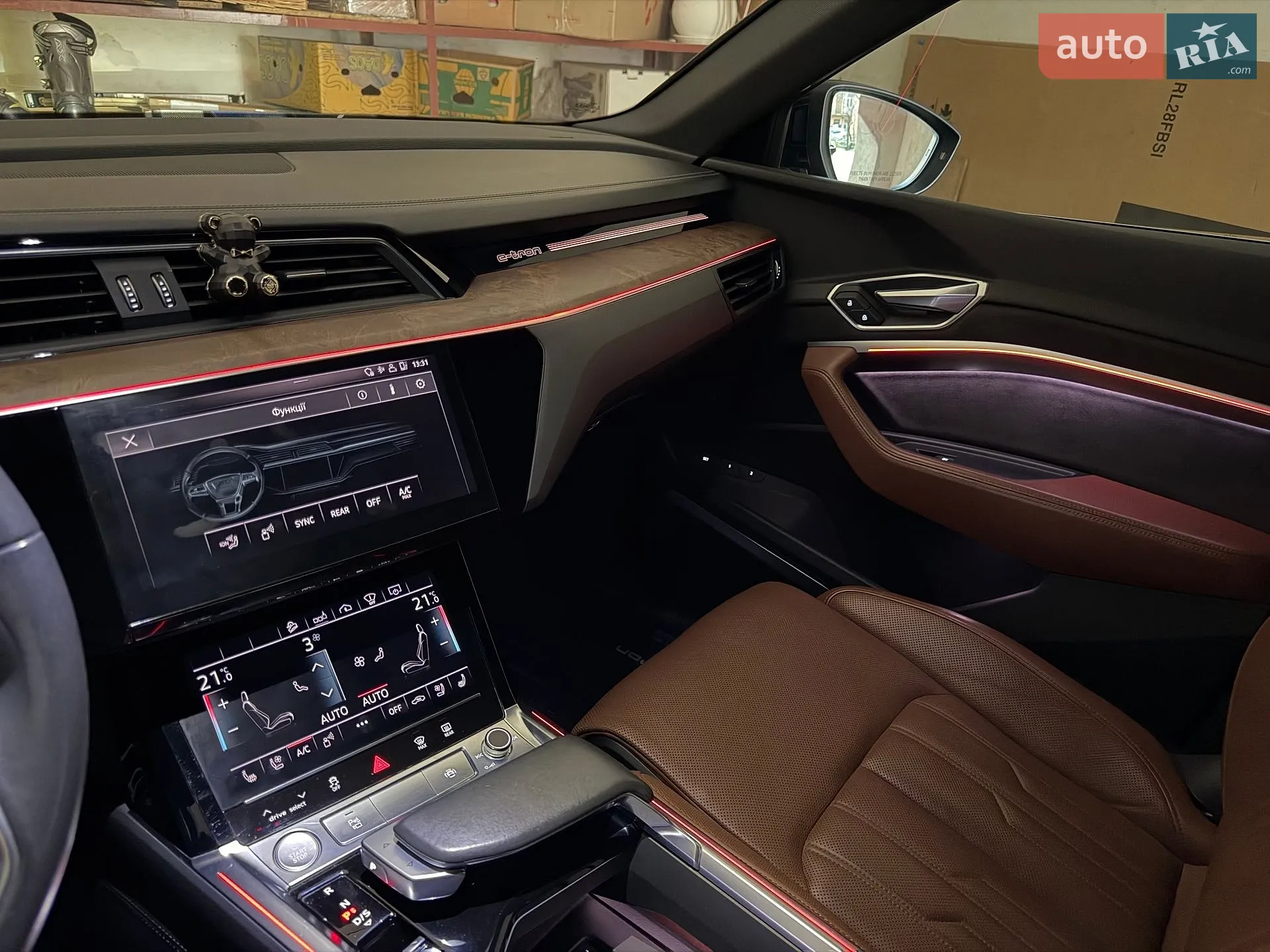 2019 Audi e-tron - мініатюра 2