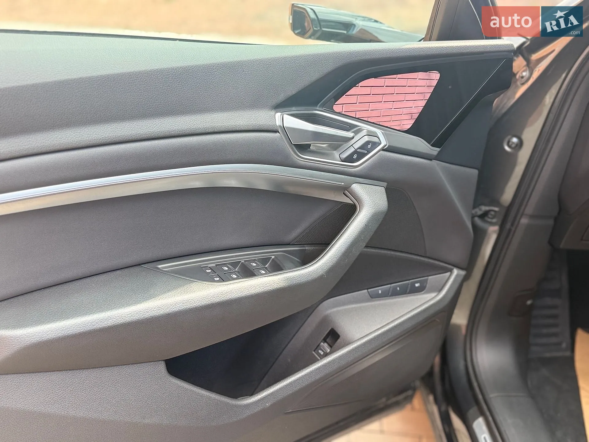 2021 Audi e-tron - мініатюра 14