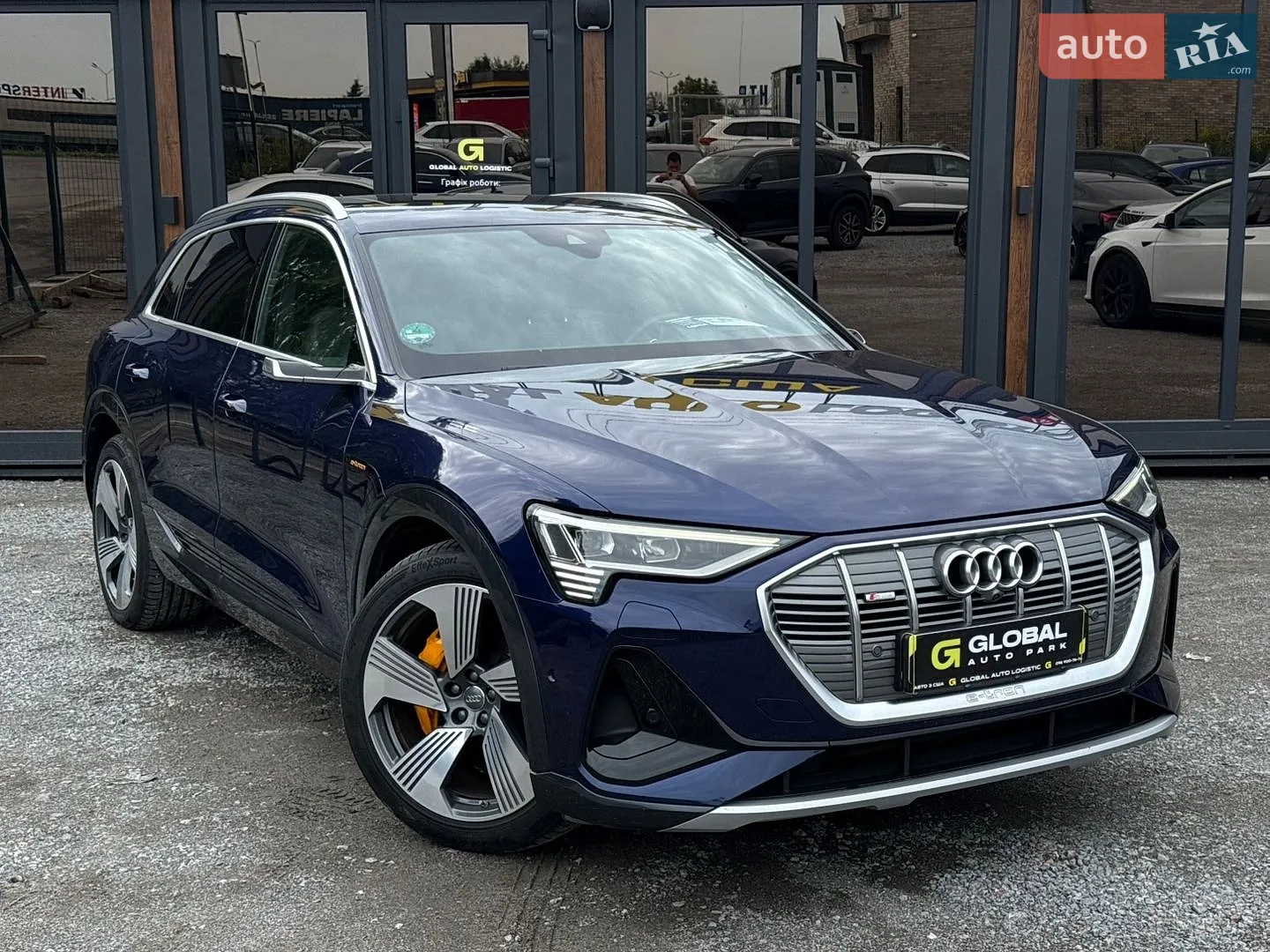 2020 Audi e-tron - мініатюра 2