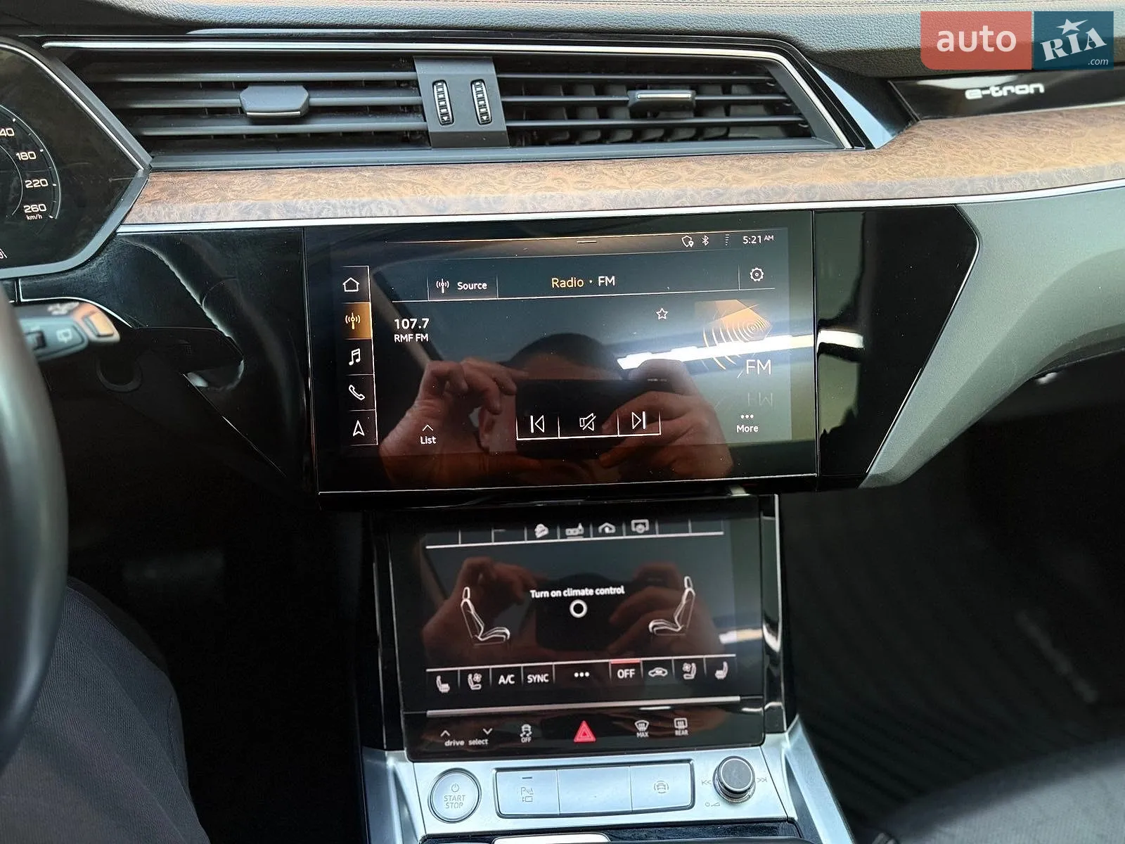 2019 Audi e-tron - мініатюра 33