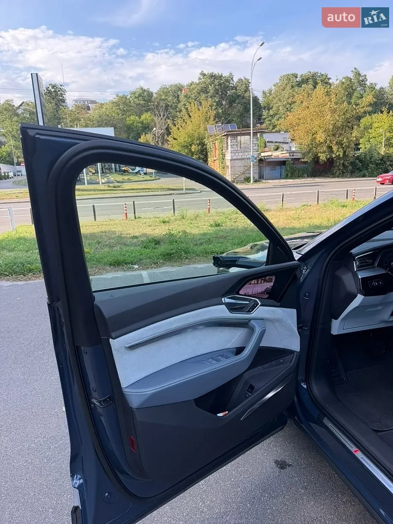 2020 Audi e-tron - мініатюра 8
