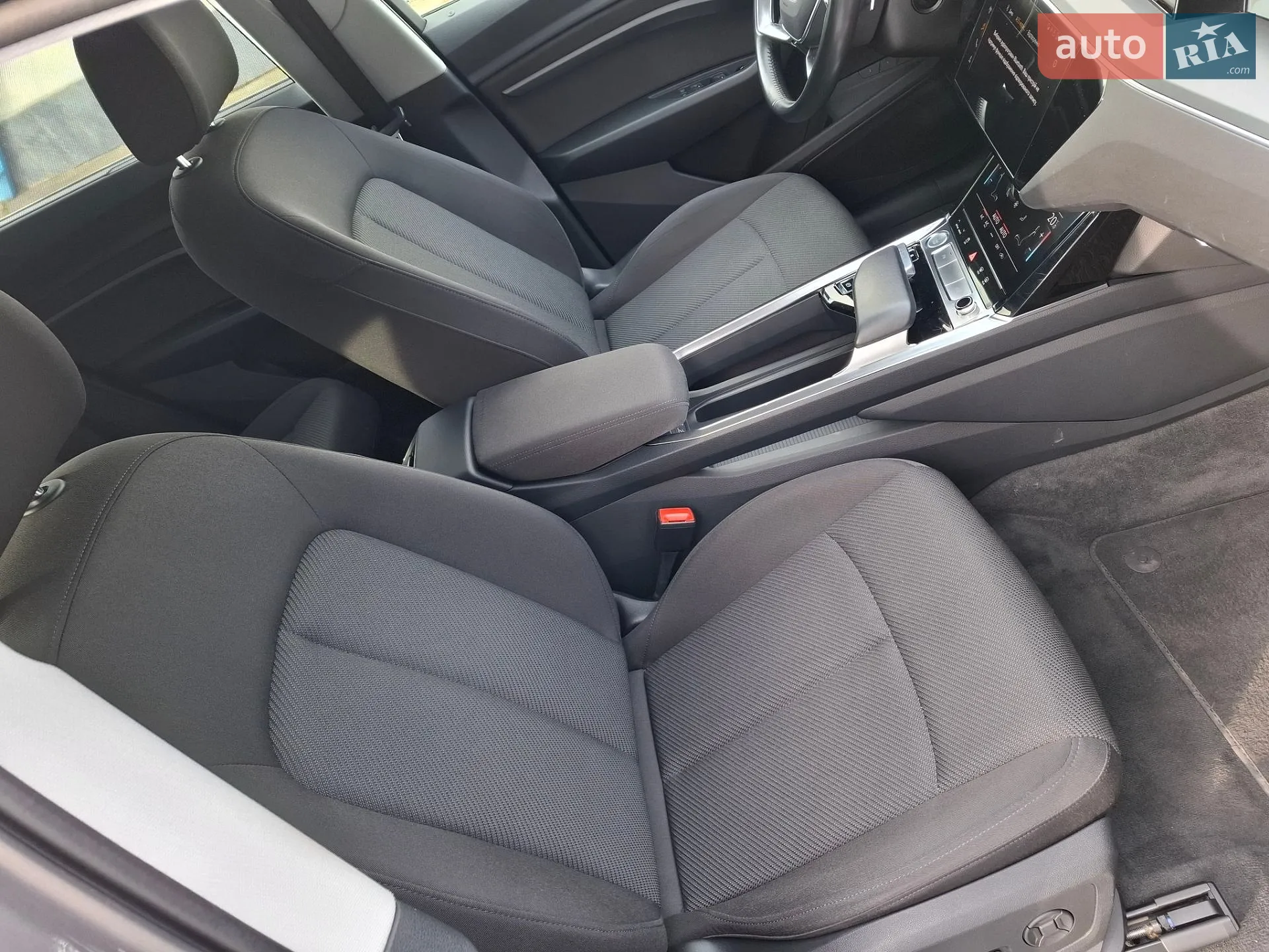 2020 Audi e-tron - мініатюра 14