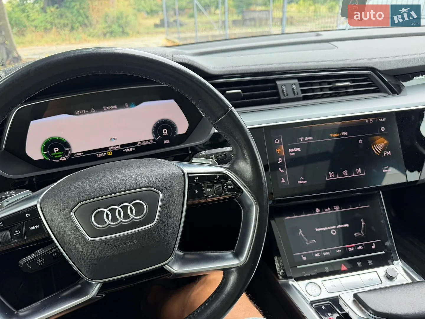 2019 Audi e-tron - мініатюра 11