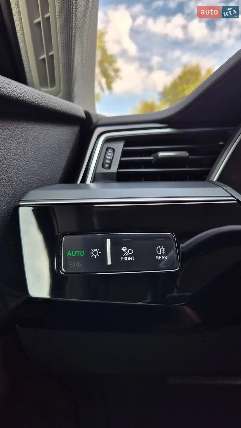 2019 Audi e-tron - мініатюра 16
