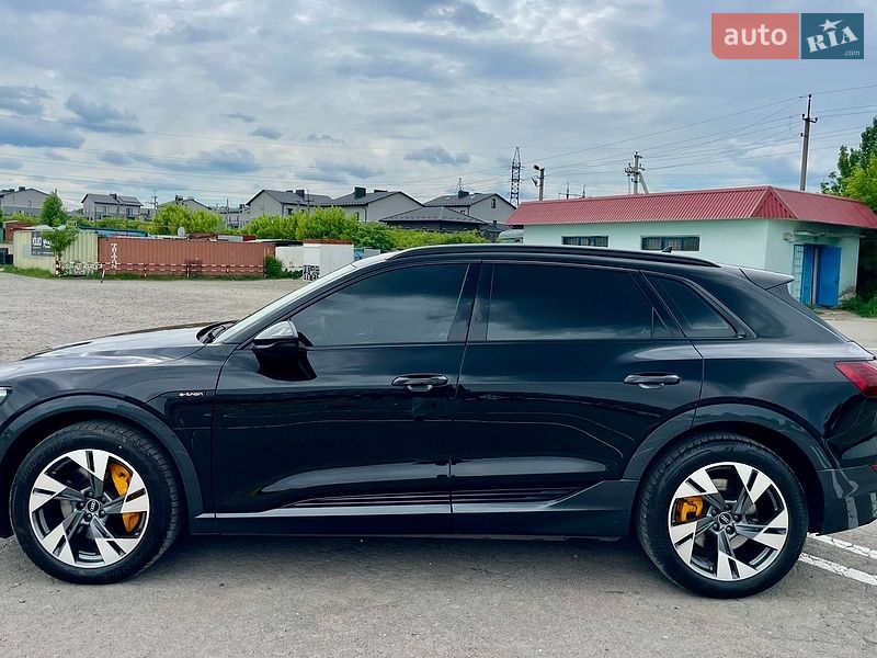 Внедорожник / Кроссовер Audi e-tron 2021 в Ровно