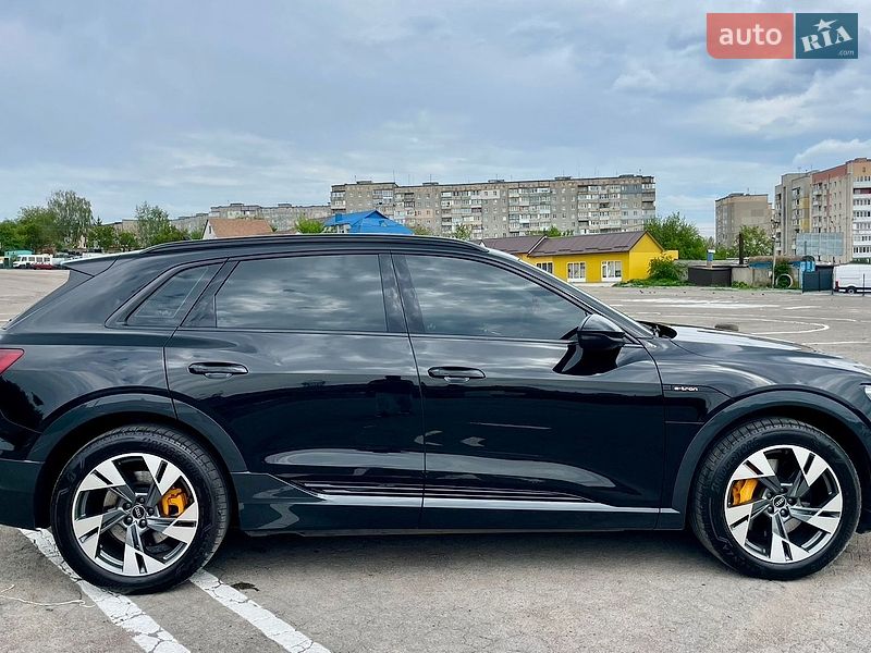 Внедорожник / Кроссовер Audi e-tron 2021 в Ровно