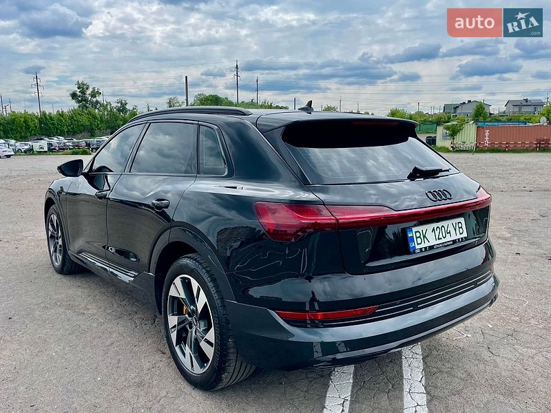 Внедорожник / Кроссовер Audi e-tron 2021 в Ровно
