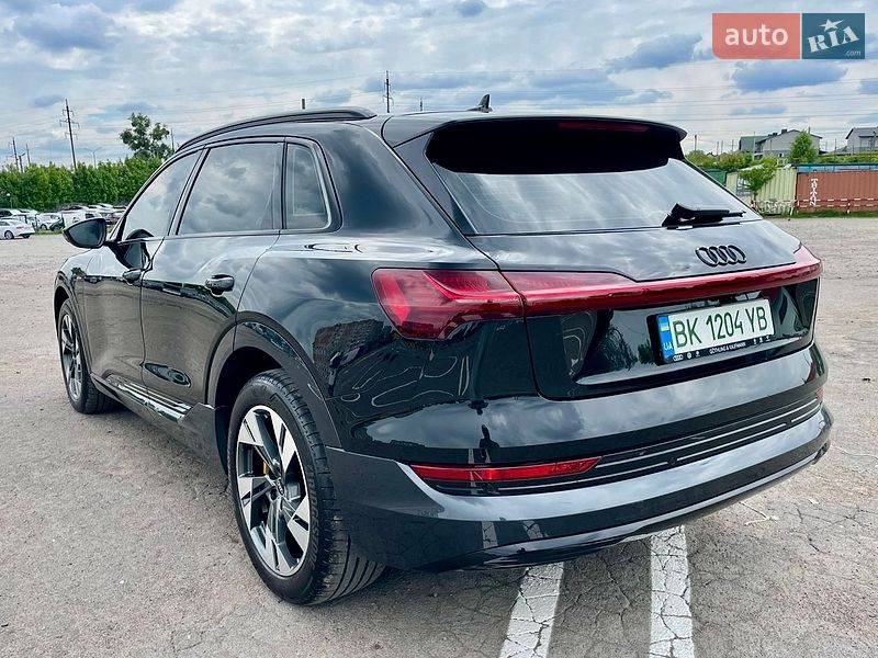 Внедорожник / Кроссовер Audi e-tron 2021 в Ровно
