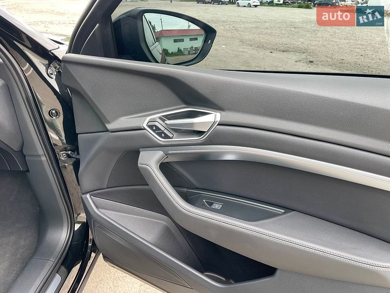 Внедорожник / Кроссовер Audi e-tron 2021 в Ровно