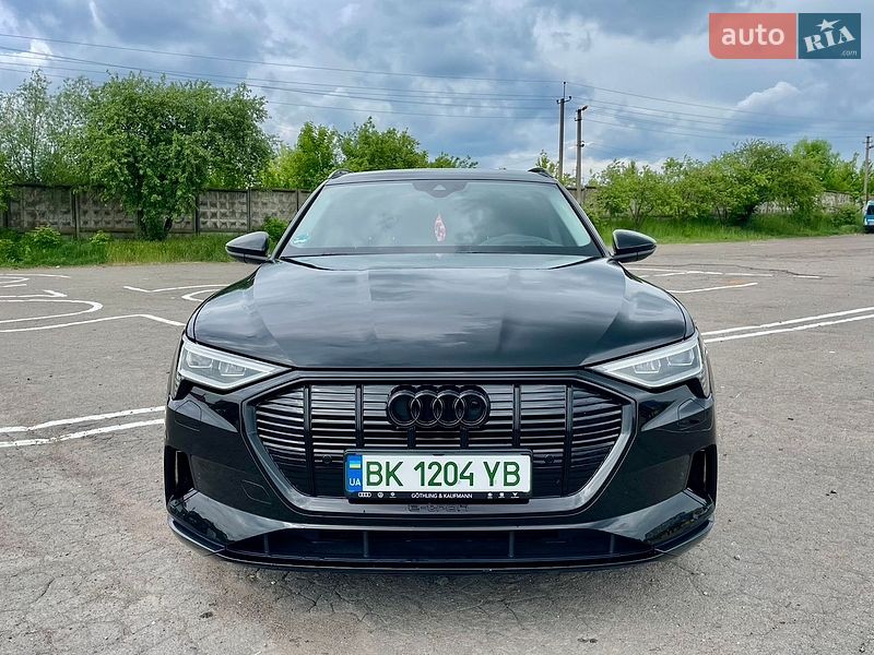 Внедорожник / Кроссовер Audi e-tron 2021 в Ровно