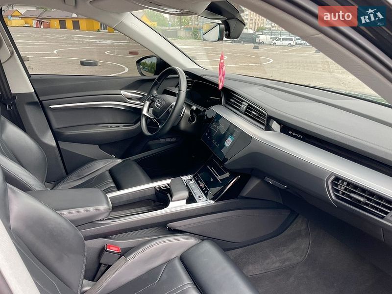 Внедорожник / Кроссовер Audi e-tron 2021 в Ровно