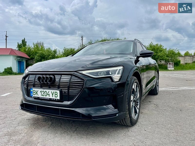 Внедорожник / Кроссовер Audi e-tron 2021 в Ровно