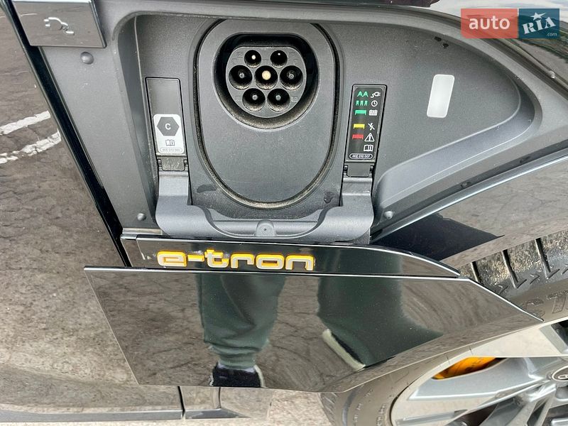 Внедорожник / Кроссовер Audi e-tron 2021 в Ровно