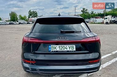 Внедорожник / Кроссовер Audi e-tron 2021 в Ровно