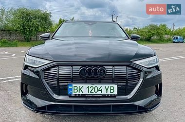 Внедорожник / Кроссовер Audi e-tron 2021 в Ровно