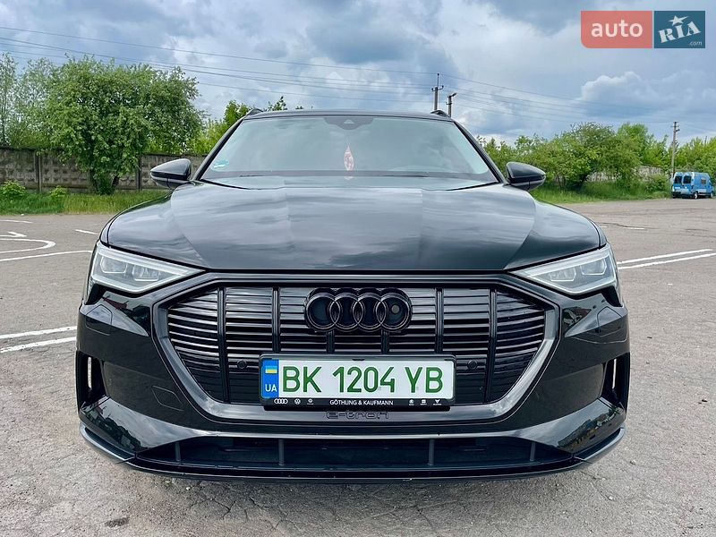 Внедорожник / Кроссовер Audi e-tron 2021 в Ровно