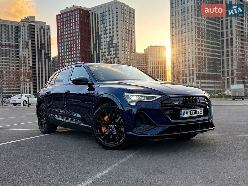 Внедорожник / Кроссовер Audi e-tron 2022 в Киеве