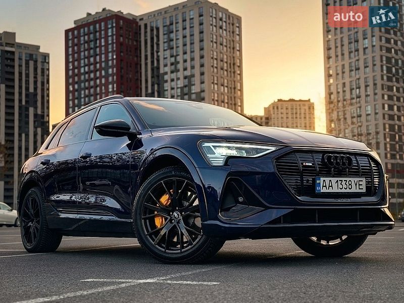 Внедорожник / Кроссовер Audi e-tron 2022 в Киеве