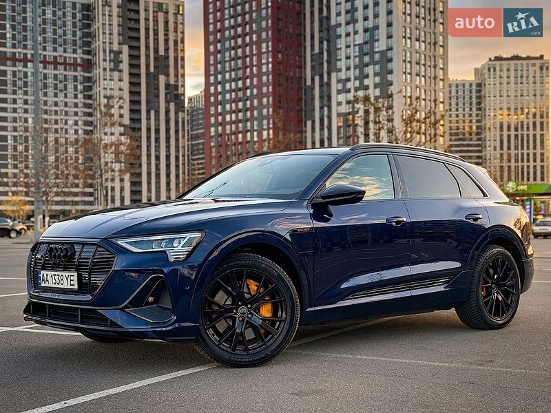 Внедорожник / Кроссовер Audi e-tron 2022 в Киеве