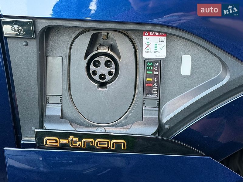 Внедорожник / Кроссовер Audi e-tron 2022 в Киеве