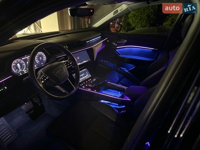 Внедорожник / Кроссовер Audi e-tron 2022 в Киеве