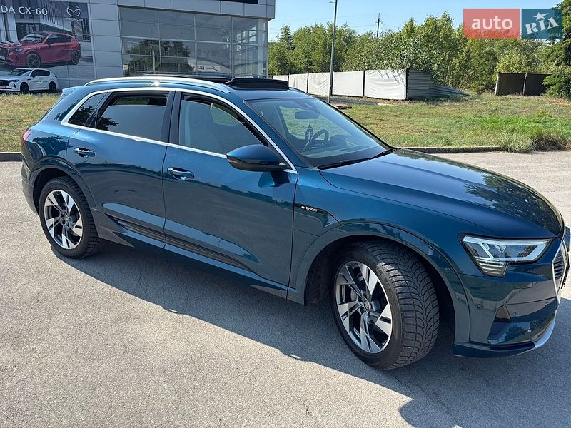 Внедорожник / Кроссовер Audi e-tron 2019 в Днепре