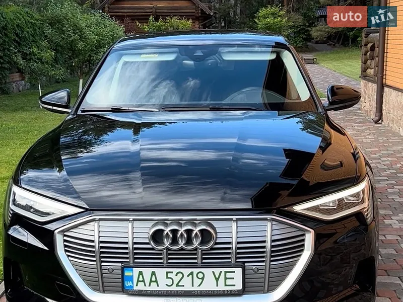 Audi e-tron 2023