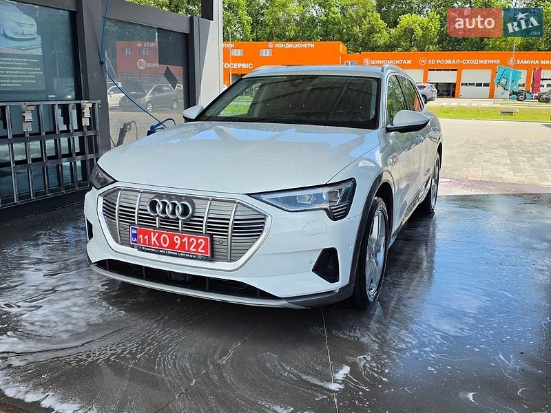Позашляховик / Кросовер Audi e-tron 2018 в Луцьку