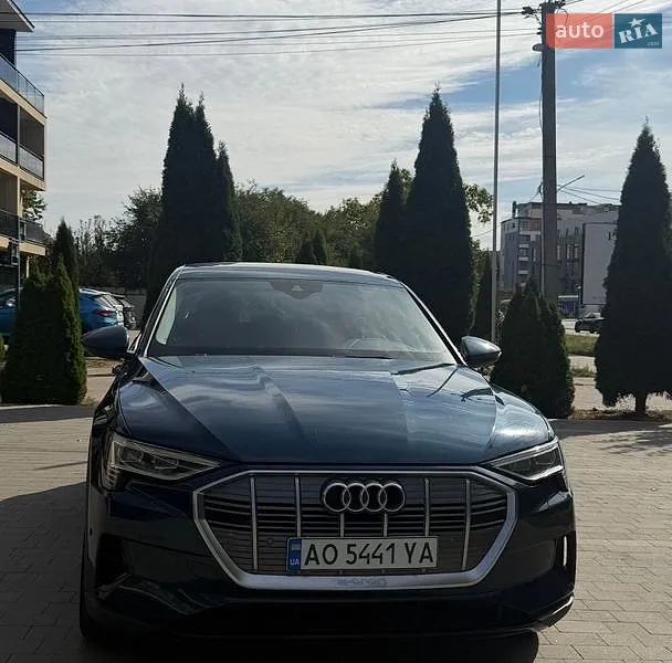 Audi e-tron