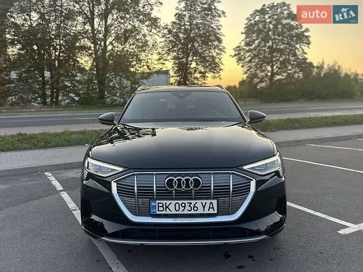Audi e-tron 2021