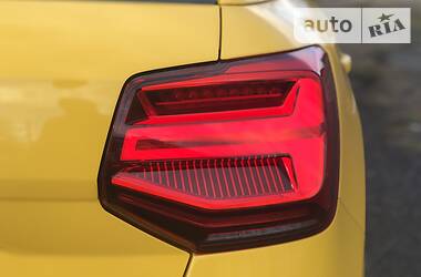 Позашляховик / Кросовер Audi Q2 2017 в 