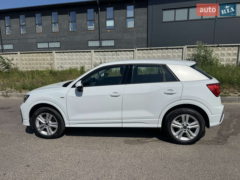 Внедорожник / Кроссовер Audi Q2 2023 в 