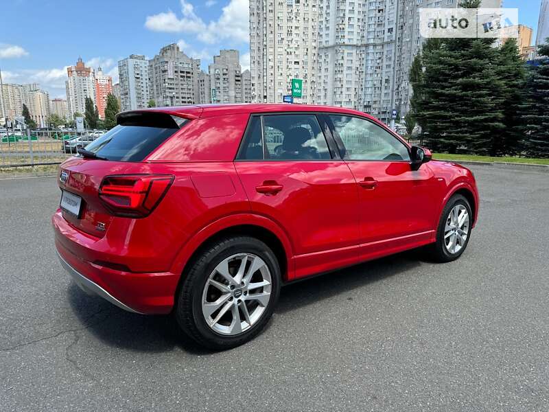 Позашляховик / Кросовер Audi Q2 2017 в Києві