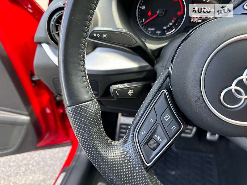 Позашляховик / Кросовер Audi Q2 2017 в Києві