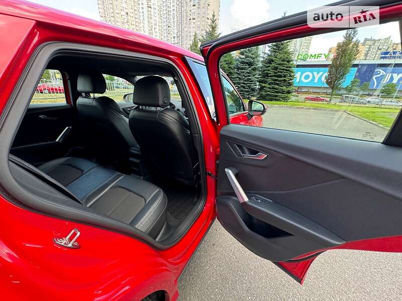Позашляховик / Кросовер Audi Q2 2017 в Києві