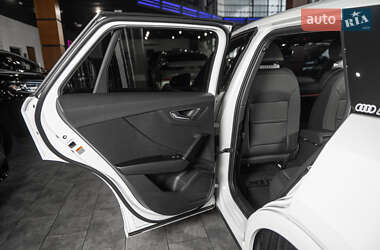 Внедорожник / Кроссовер Audi Q2 2022 в 