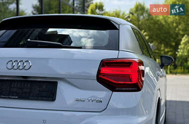 Позашляховик / Кросовер Audi Q2 2023 в 